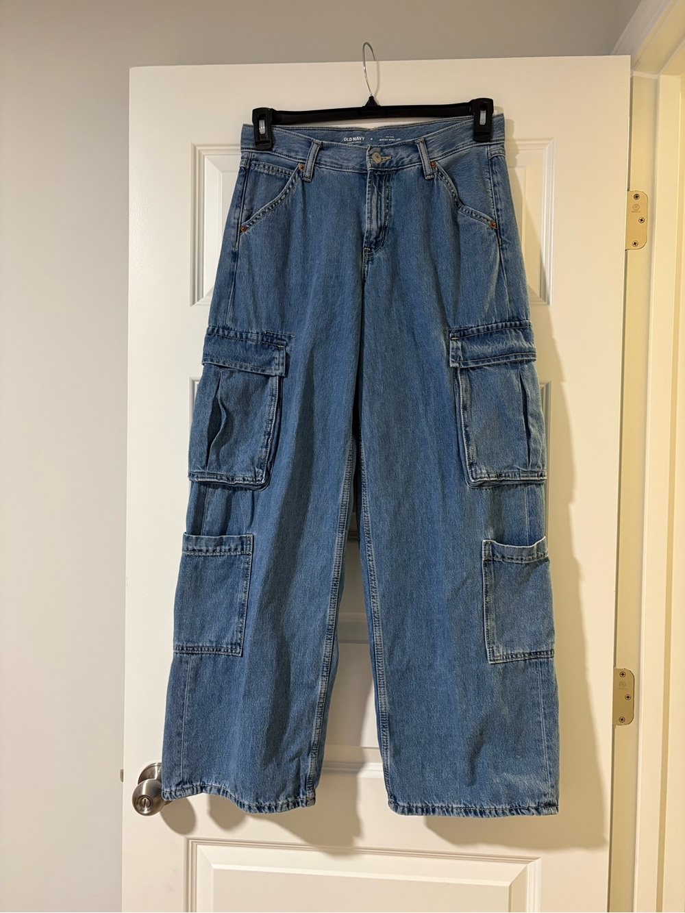 NWOT Old Navy Denim Trendy Wide-Leg Baggy Cargo Jeans Mid Rise Size 4 90s Retro